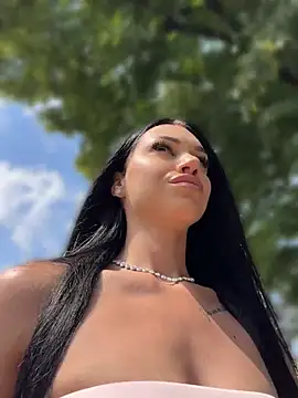 ilariea girl online show from May 28, 2026, 12:55 pm