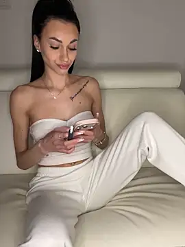 Snapshot of ilariea_girl chatting on February 10, 2026, 8:08 pm ilariea girl online show from February 10, 2026, 8:08 pm