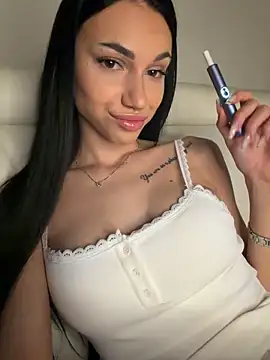 Snapshot of ilariea_girl chatting on February 27, 2026, 9:58 pm ilariea girl online show from February 27, 2026, 9:58 pm