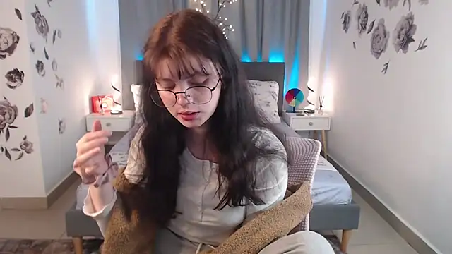 Snapshot of MileyRood chatting on October 22, 2025, 11:25 pm MileyRood online show from October 22, 2025, 11:25 pm