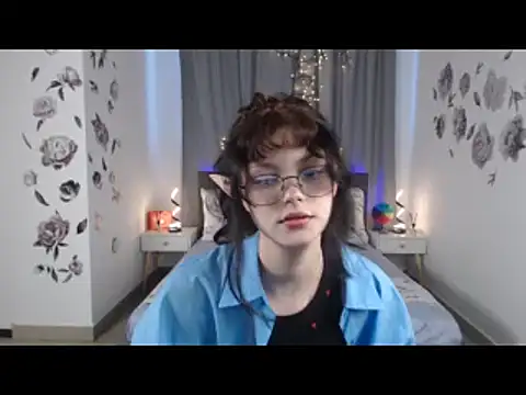 Snapshot of MileyRood chatting on October 2, 2025, 11:19 pm MileyRood online show from October 2, 2025, 11:19 pm