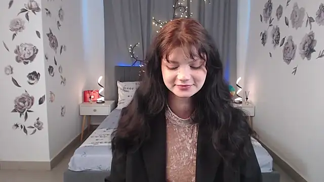 Snapshot of MileyRood chatting on October 10, 2025, 11:16 pm MileyRood online show from October 10, 2025, 11:16 pm