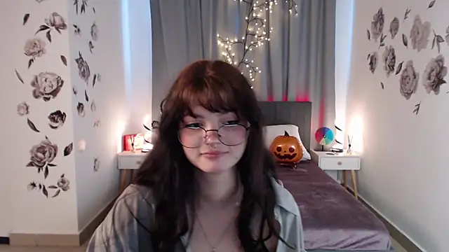 Snapshot of MileyRood chatting on November 5, 2025, 11:30 pm MileyRood online show from November 5, 2025, 11:30 pm