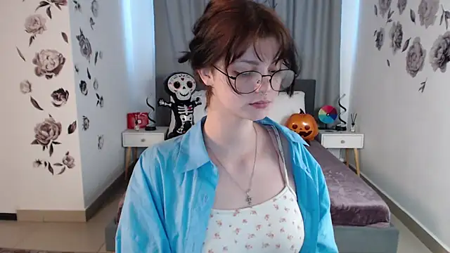 Snapshot of MileyRood chatting on November 2, 2025, 11:10 pm MileyRood online show from November 2, 2025, 11:10 pm