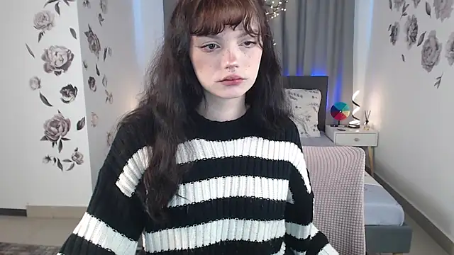 Snapshot of MileyRood chatting on October 13, 2025, 11:27 pm MileyRood online show from October 13, 2025, 11:27 pm