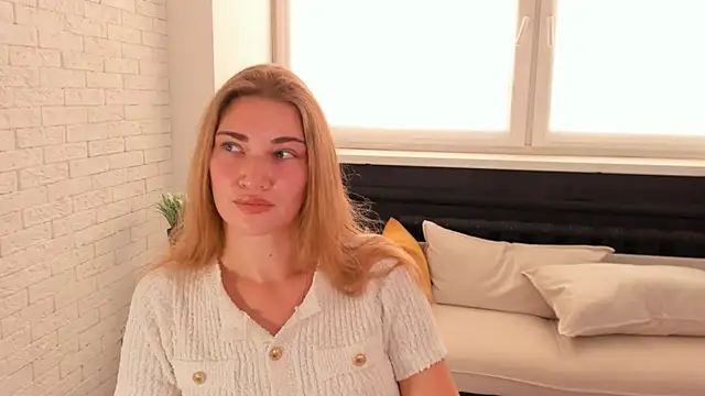 KylieNorals online show from October 1, 2025, 1:26 pm
