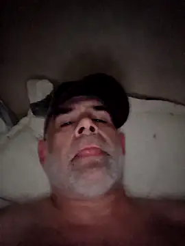 DeeBestEver online show from November 24, 2025, 7:58 pm