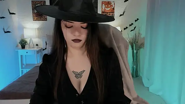 Selena Wow  online show from October 30, 2025, 9:29 am