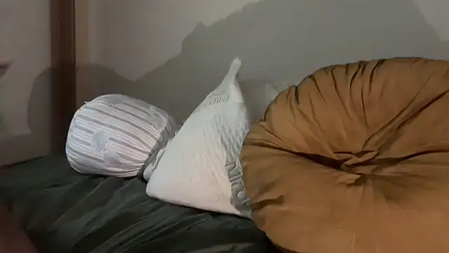 Snapshot of nanaisbackk chatting on October 19, 2025, 12:30 pm nanaisbackk online show from October 19, 2025, 12:30 pm