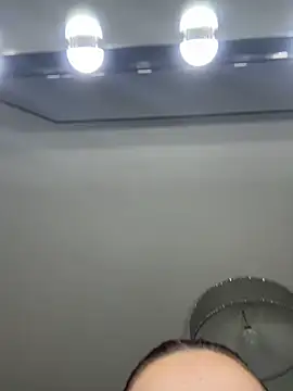 Victoria6989 online show from December 5, 2025, 2:37 pm