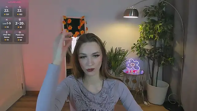 Snapshot of PollyMayer chatting on October 23, 2025, 8:40 pm PollyMayer online show from October 23, 2025, 8:40 pm