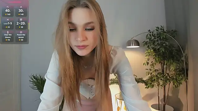 PollyMayer online show from November 27, 2025, 9:04 pm