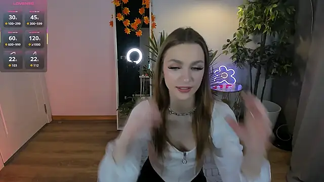 Snapshot of PollyMayer chatting on October 24, 2025, 8:41 pm PollyMayer online show from October 24, 2025, 8:41 pm