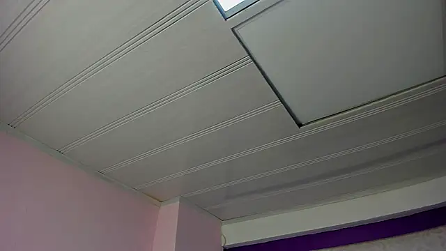 Snapshot of LeaMoreau22 chatting on November 18, 2025, 11:57 am LeaMoreau22 online show from November 18, 2025, 11:57 am