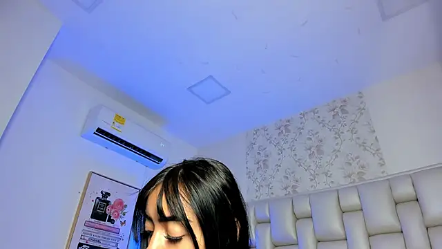 Snapshot of Peyton_louise chatting on October 28, 2025, 11:42 am Peyton louise online show from October 28, 2025, 11:42 am