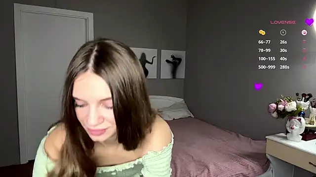 Snapshot of OdaMinty chatting on November 8, 2025, 6:17 am OdaMinty online show from November 8, 2025, 6:17 am