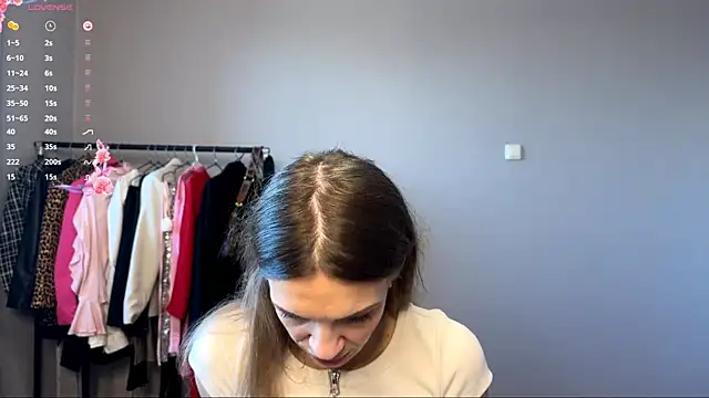 Snapshot of OdaMinty chatting on October 8, 2025, 6:37 am OdaMinty online show from October 8, 2025, 6:37 am