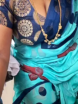 Snapshot of Tamil_Ammani chatting on November 3, 2025, 8:34 pm Tamil Ammani online show from November 3, 2025, 8:34 pm