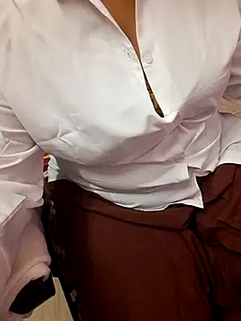 Snapshot of Tamil_Ammani chatting on October 14, 2025, 6:08 pm Tamil Ammani online show from October 14, 2025, 6:08 pm