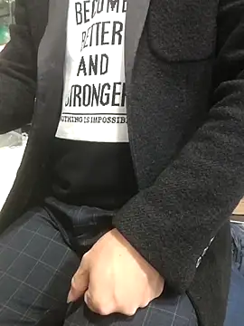 chougegg0214 online show from December 19, 2025, 12:18 pm