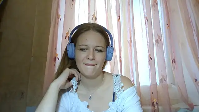 Snapshot of Marry_Wild chatting on October 2, 2025, 9:01 am Marry Wild online show from October 2, 2025, 9:01 am