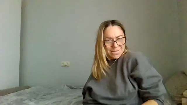 Kinky21 online show from October 8, 2025, 9:44 am