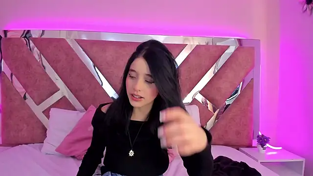 Snapshot of MeganR_ chatting on December 22, 2025, 11:10 am MeganR online show from December 22, 2025, 11:10 am