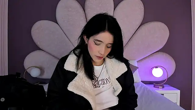 Snapshot of MeganR_ chatting on January 9, 2026, 11:17 am MeganR online show from January 9, 2026, 11:17 am