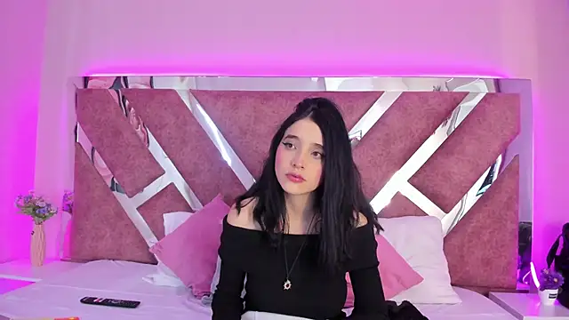 Snapshot of MeganR_ chatting on December 20, 2025, 7:17 pm MeganR online show from December 20, 2025, 7:17 pm