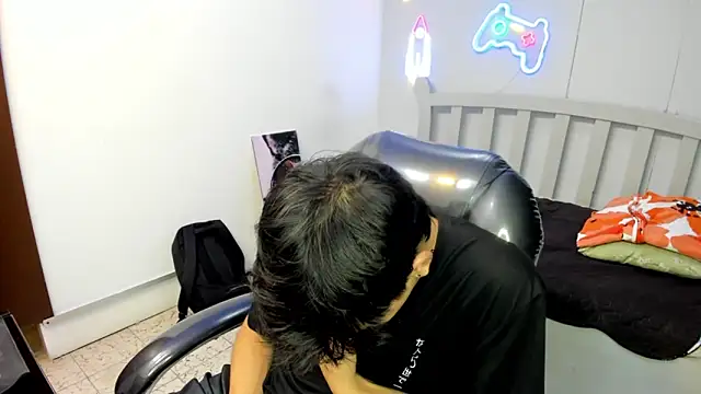 StiwenTwink online show from November 29, 2025, 7:47 pm