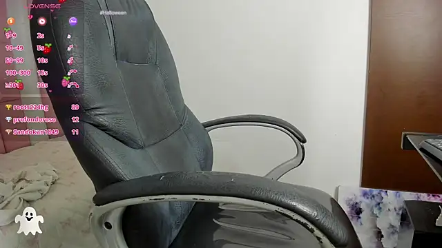 Klaret Toy online show from October 29, 2025, 4:44 am