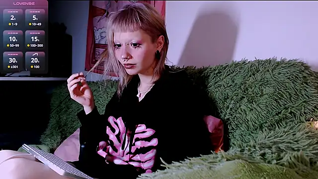 Pink K1tty online show from October 1, 2025, 3:38 pm