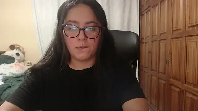 Venus cat  online show from April 7, 2026, 1:18 am