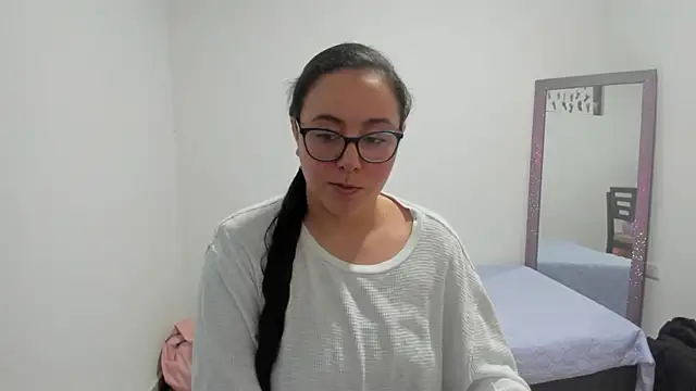 Venus cat  online show from October 16, 2025, 9:34 pm