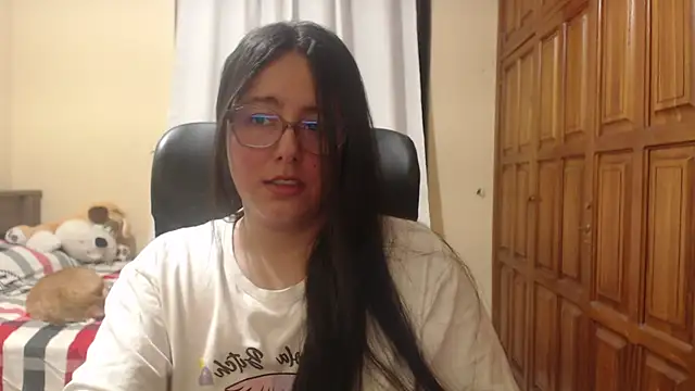 Snapshot of Venus_cat_ chatting on July 10, 2026, 3:28 am Venus cat online show from July 10, 2026, 3:28 am