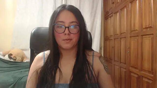 Venus cat  online show from May 25, 2026, 10:52 pm