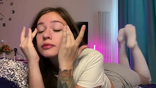 Snapshot of erikaa_miuu chatting on October 3, 2025, 7:21 am erikaa miuu online show from October 3, 2025, 7:21 am