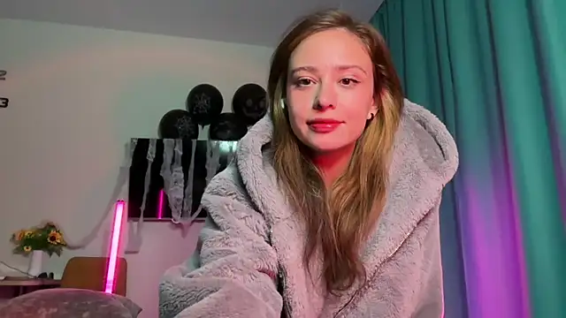 Snapshot of erikaa_miuu chatting on October 30, 2025, 5:43 pm erikaa miuu online show from October 30, 2025, 5:43 pm