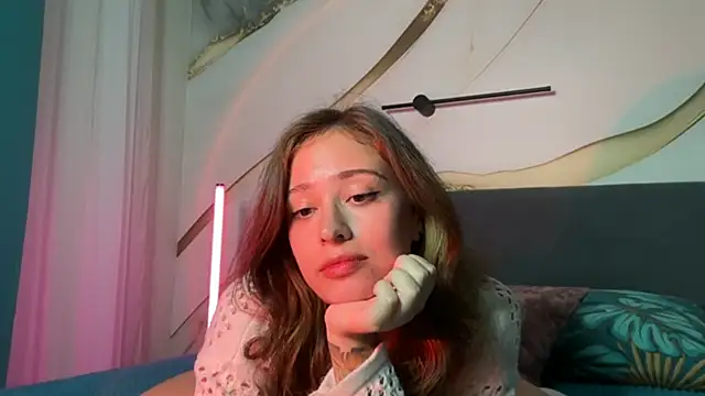 Snapshot of erikaa_miuu chatting on November 4, 2025, 6:01 pm erikaa miuu online show from November 4, 2025, 6:01 pm