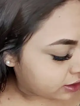 Snapshot of MayaCurvy chatting on October 16, 2025, 5:16 am MayaCurvy online show from October 16, 2025, 5:16 am