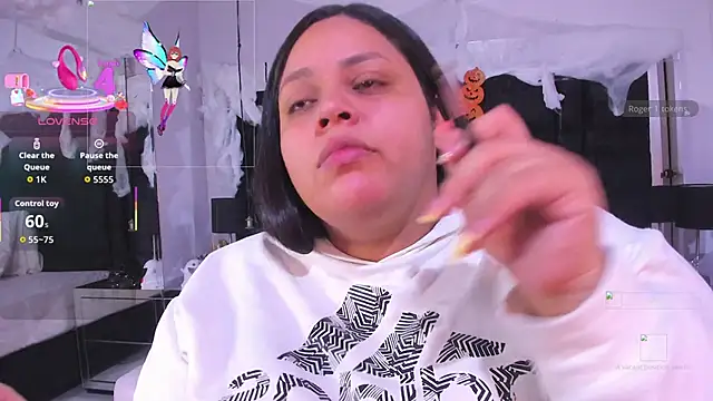 Snapshot of MayaCurvy chatting on October 23, 2025, 3:27 am MayaCurvy online show from October 23, 2025, 3:27 am