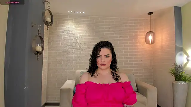 KylieJenkins online show from November 20, 2025, 11:22 am