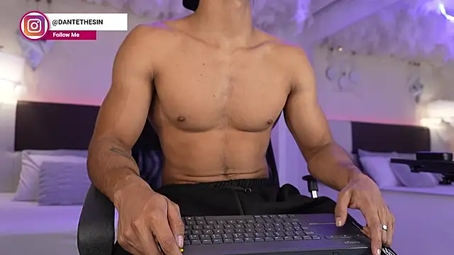 DanteeStone online show from October 25, 2025, 4:40 pm