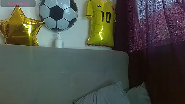 JuliethaFox online show from July 4, 2026, 4:55 pm