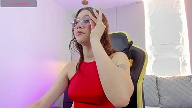 ariel blossomm online show from November 17, 2025, 12:20 pm