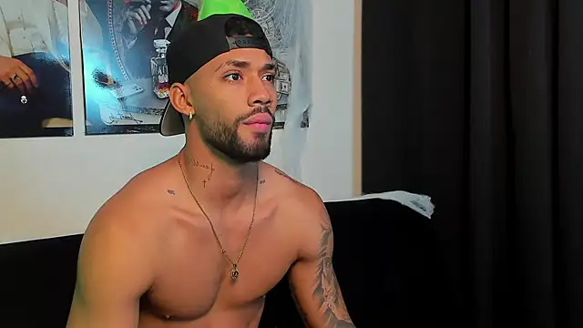 Snapshot of theo_sky1 chatting on October 18, 2025, 2:41 pm theo sky1 online show from October 18, 2025, 2:41 pm