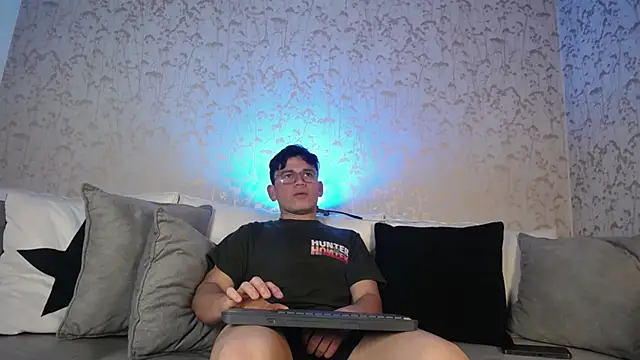 MusaEnigma online show from October 5, 2025, 4:58 am