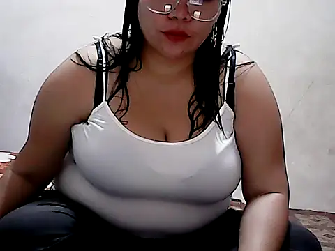Snapshot of HornyPussie69 chatting on February 1, 2026, 12:09 am HornyPussie69 online show from February 1, 2026, 12:09 am