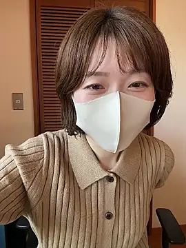 Snapshot of momo_yuipu chatting on October 8, 2025, 12:56 am momo yuipu online show from October 8, 2025, 12:56 am