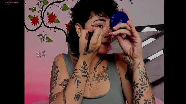 Snapshot of AteneaRockstarr_ chatting on October 2, 2025, 9:51 pm AteneaRockstarr online show from October 2, 2025, 9:51 pm